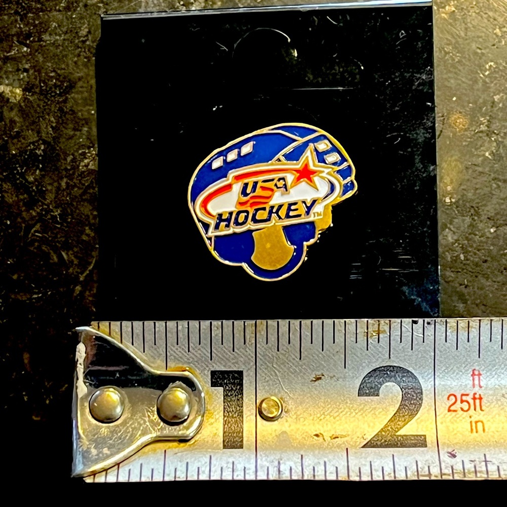 Vintage Hockey USA collectible lapel pin